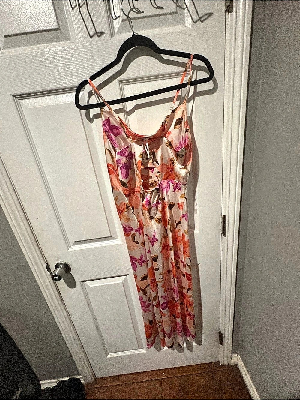 Maurices Floral Maxi Dress in White & Pink Size Medium Like New